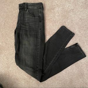 Old Navy- Rockstar Supper Skinny Black Wash Jeans- SIZE 0